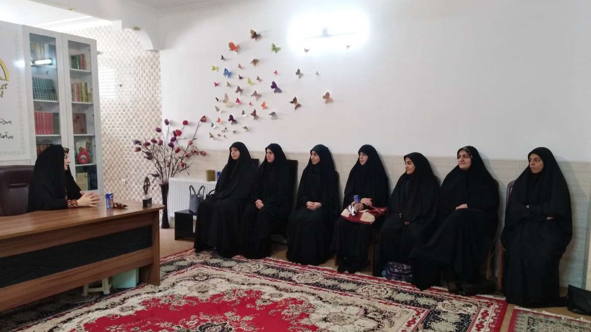 برگزاری جلسه مربیان ترم تابستان با مدیریت موسسه